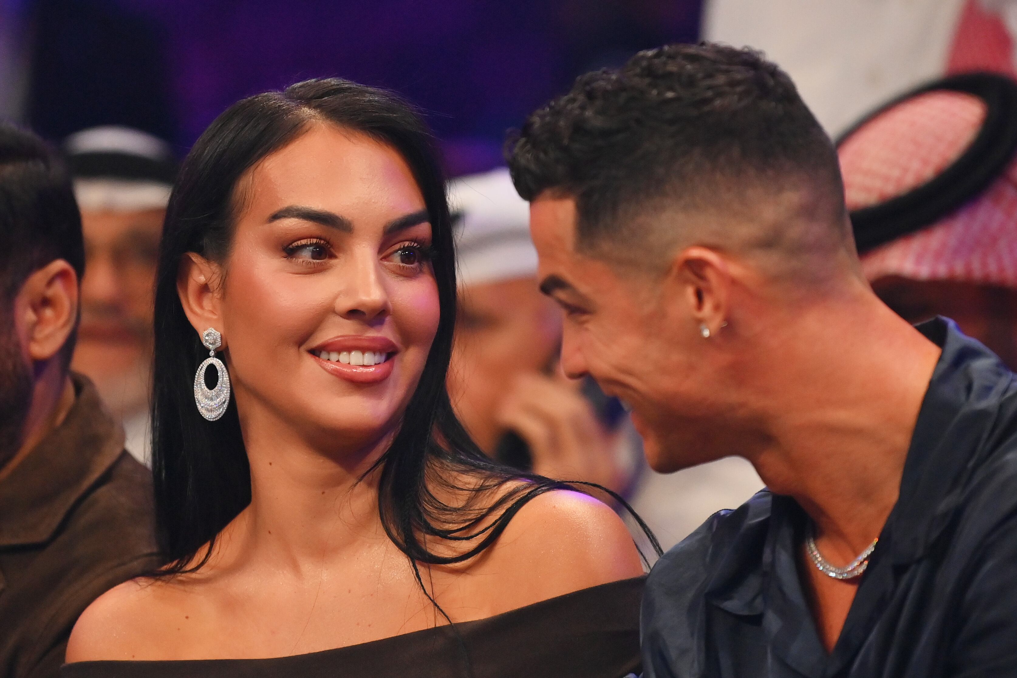 Cristiano Ronaldo y Georgina Rodríguez comparten los secretos de su boda en una exclusiva: ceremonia en su sala de estar y misa posterior en Fátima