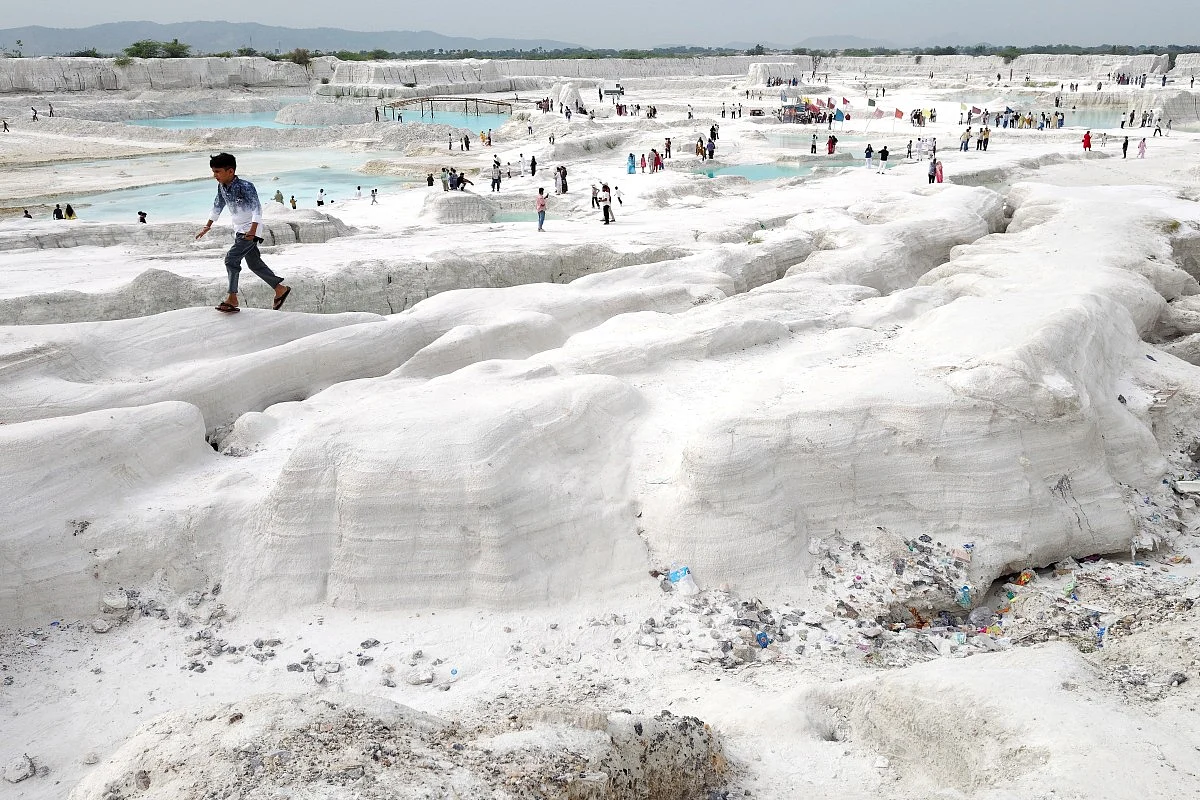 Indian marble waste dump becomes unlikely tourist attraction