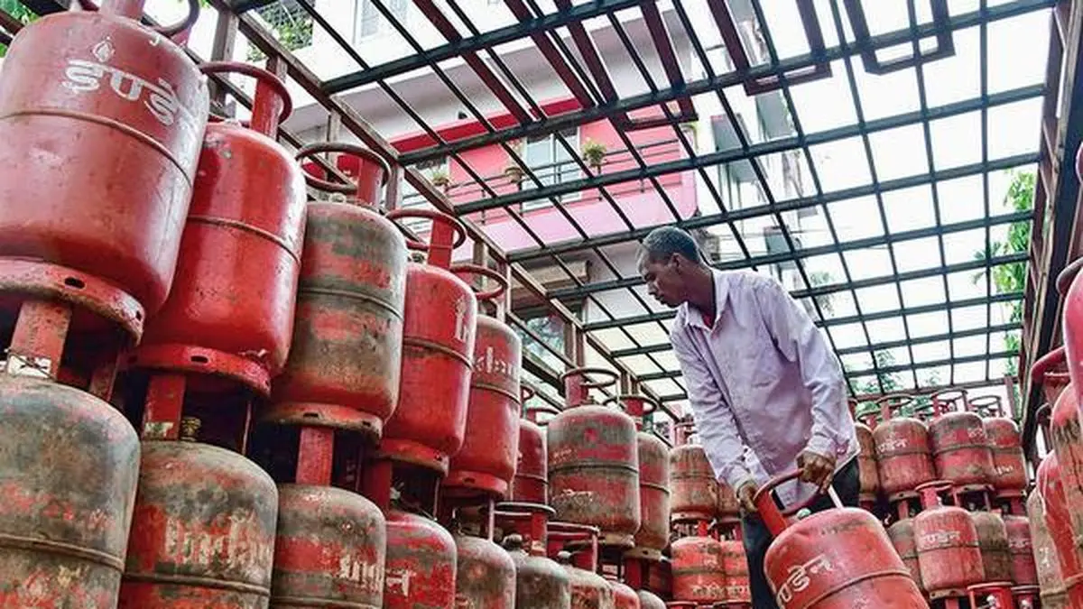 Govt directs refiners to produce up to 63,810 tonnes/day LPG till December 2026