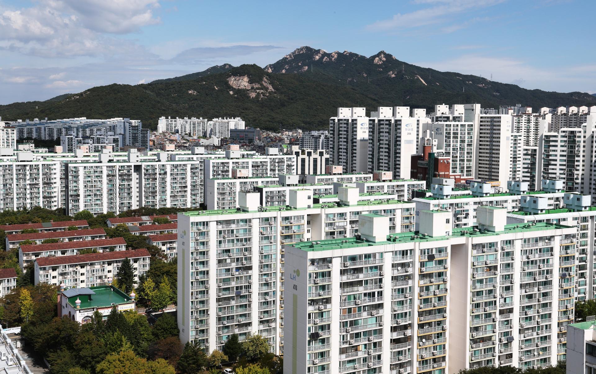 Household loans grow slowest in 7 months in Sept. on tighter rules, higher rates