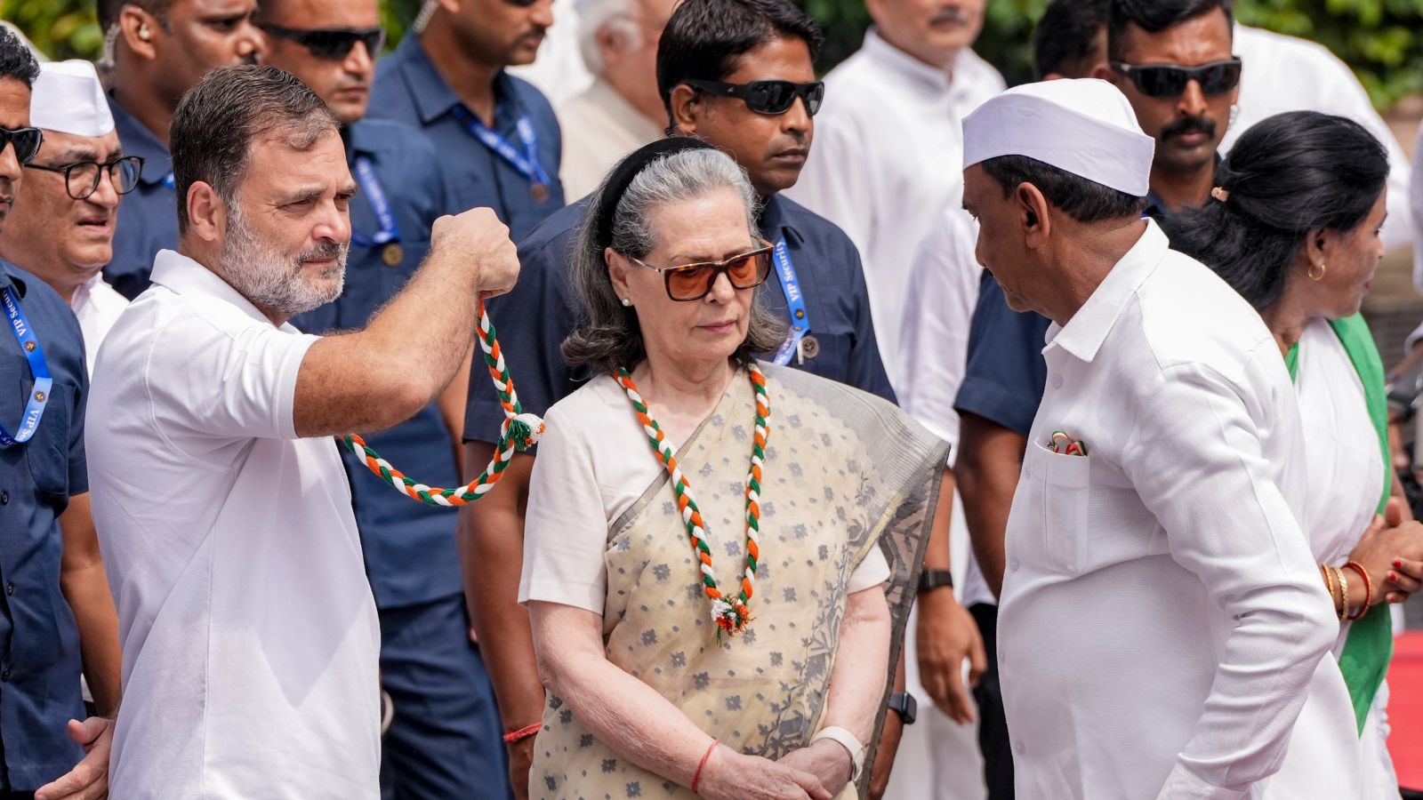 Vande Mataram ‘disruption’: Supreme Court advocate’s complaint against Sonia, Rahul