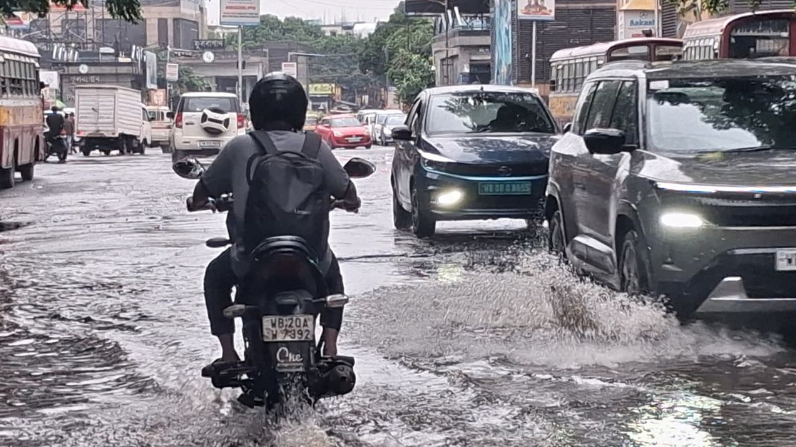 Parts of Kolkata waterlogged, extremely heavy rain alert for South Bengal