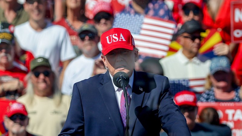 ‘Leakers should be shot,’ says Trump in escalation of attacks on news-gathering