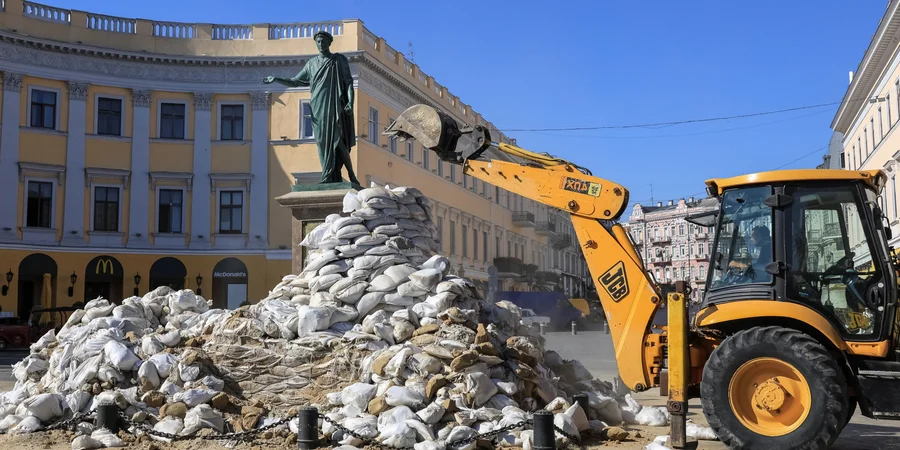 Duke de Richelieu monument uncovered in Odesa, corrosion found