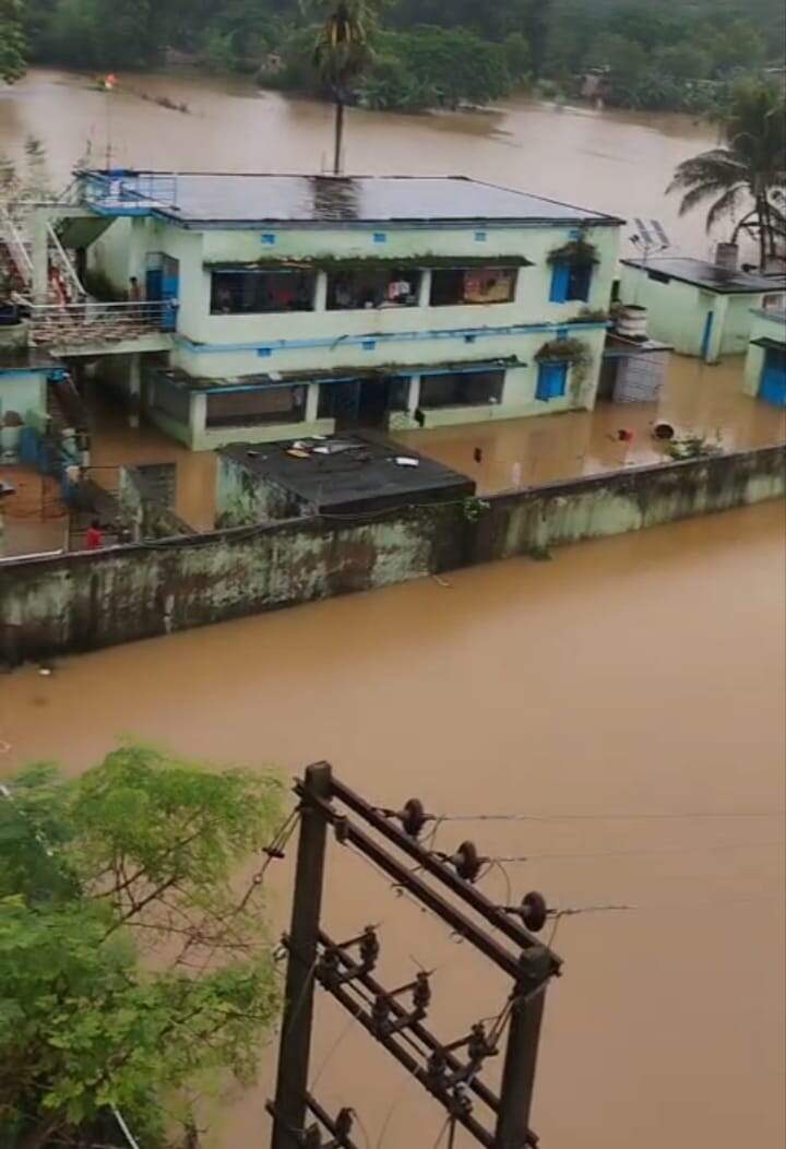 Over 300 stranded as floodwater enters residential school in Kendrapada