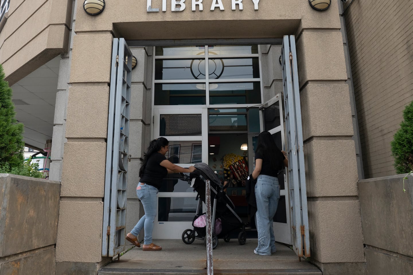 Free Newark summer reading program still has open seats for parents to sign up their kids