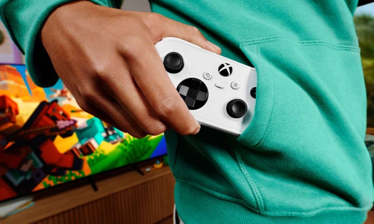 Xbox Nano Controller Brings Full Xbox Controls to a Pocket-Sized $50 Gamepad