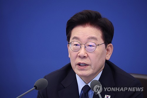 (LEAD) Lee vows to prioritize people's livelihoods ahead of 500th day in office