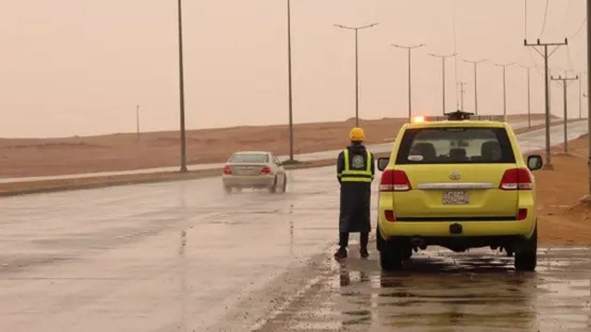 Civil Defense urges caution as severe weather hits parts of Asir
