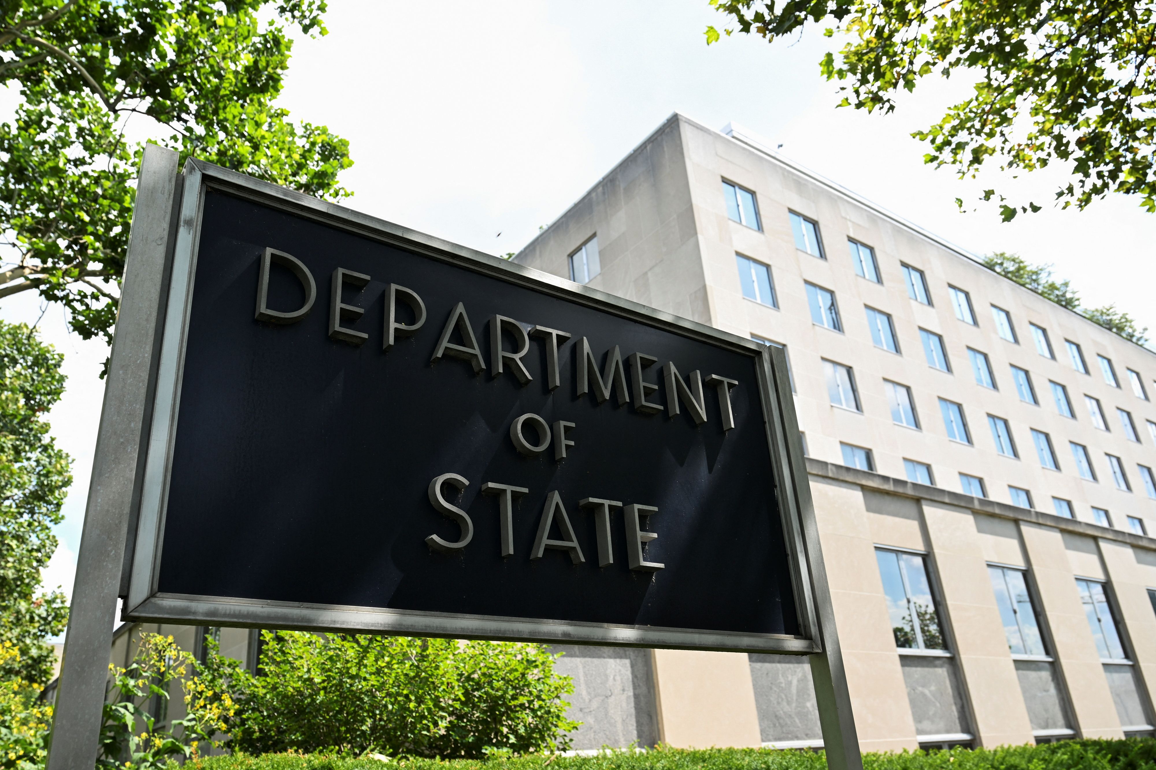 Cabinet agencies see declining Republican support, poll finds