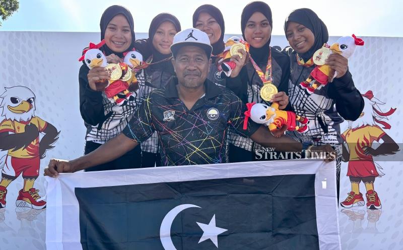 Terengganu power to women's team time trial gold