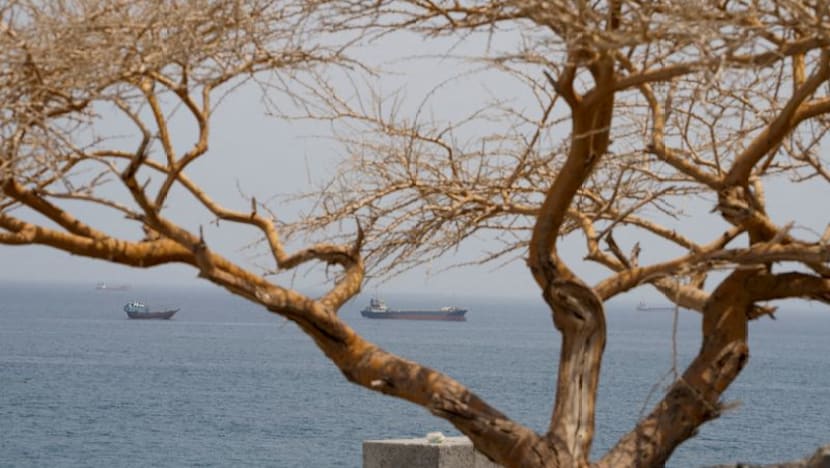 Oil rises on Iran war stalemate; near-term potential for further gains seen limited