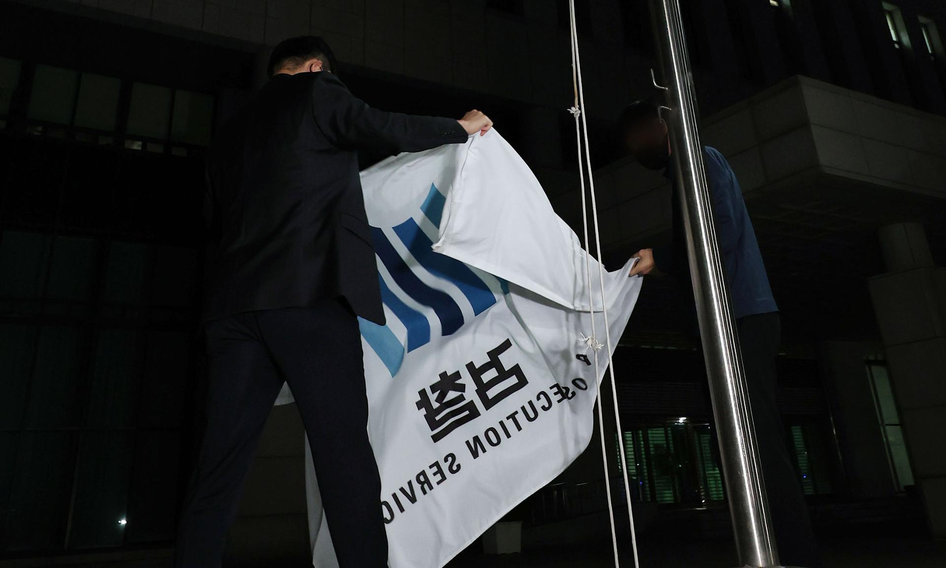 Lee rejects reelection bid speculation, vows to continue reforms