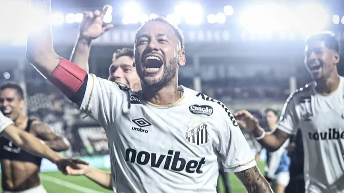 Thiago Mendes snubs Neymar handshake before Brazilian league match