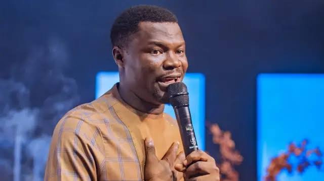 Popular Nigerian gospel singer Toluwanisings dies aged 41