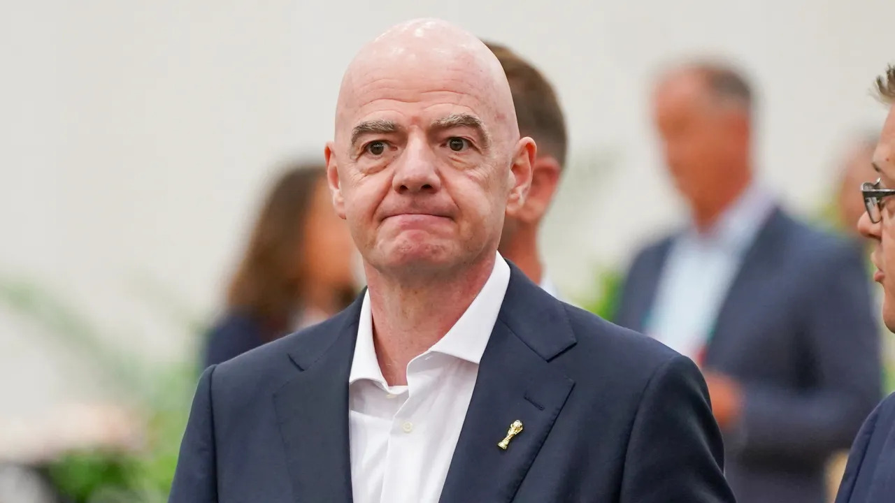 Gianni Infantino apologizes to FIFA Council for failed FFE plan as presidential election looms