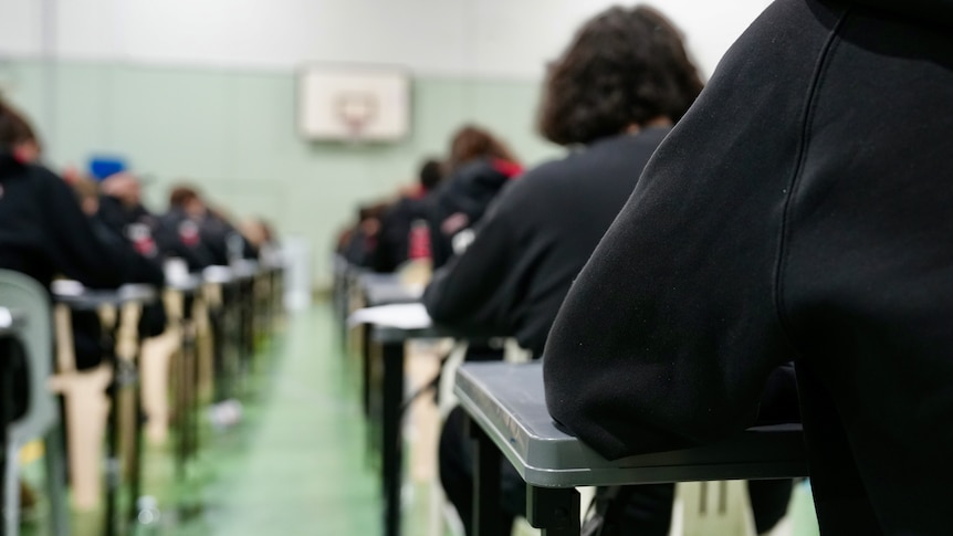 Victorian schools told to remind parents education is free