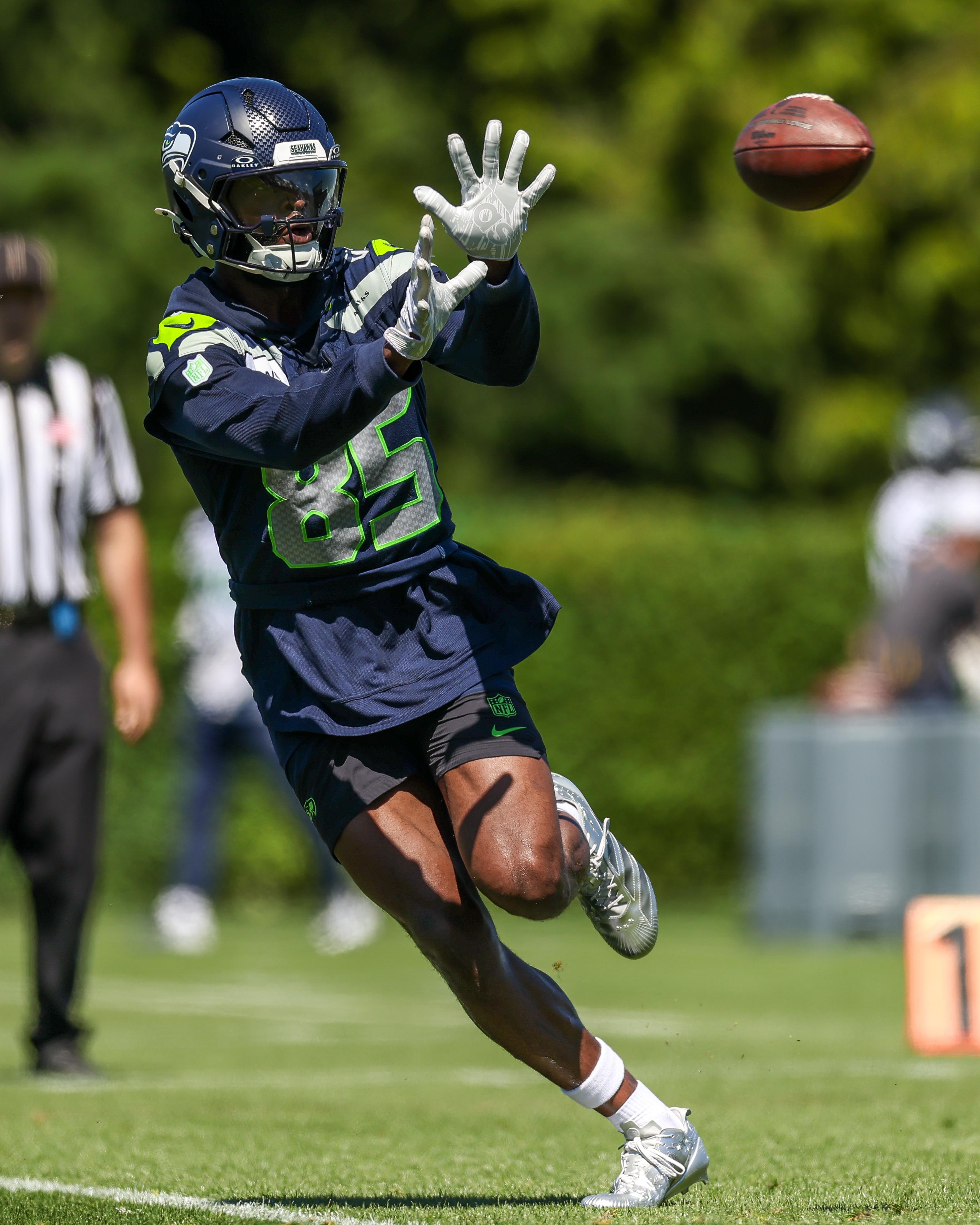 Seahawks elevate pair of newcomers from practice squad for Broncos game