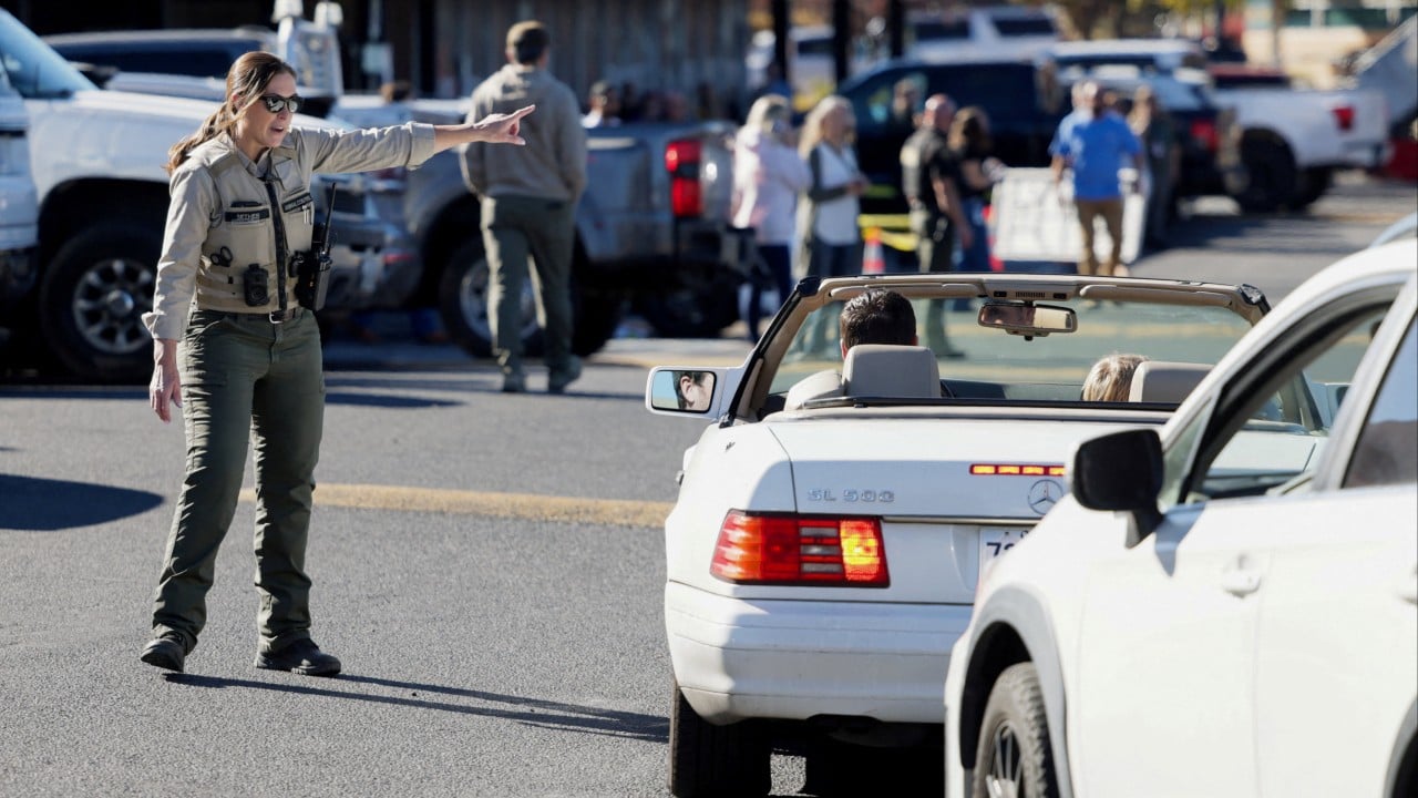 Oregon school shooting leaves suspect dead, 2 in hospital