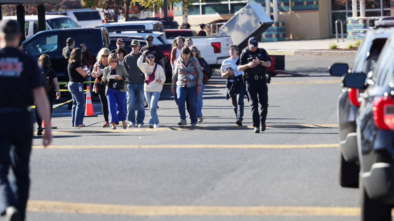 US: 3 children, 1 adult killed in shooting at Oregon elementary school