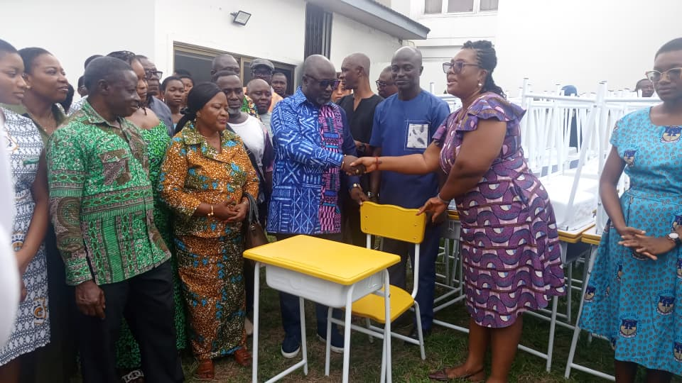 KMA donates 400 recycled plastic desks to SHSs as part of wooden furniture phase-out
