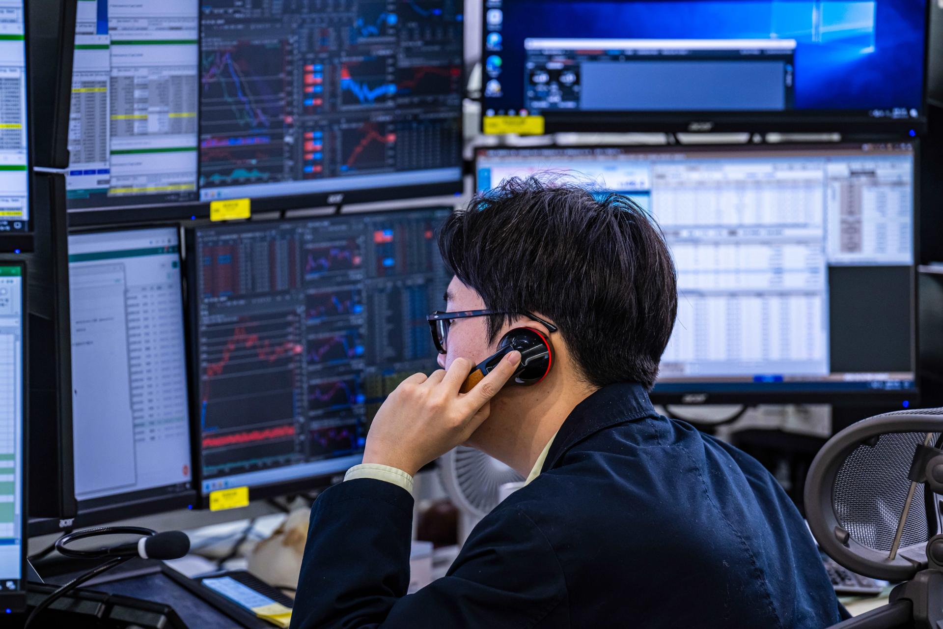 Gov't vows stern action against unfair practices amid heightened stock market volatility