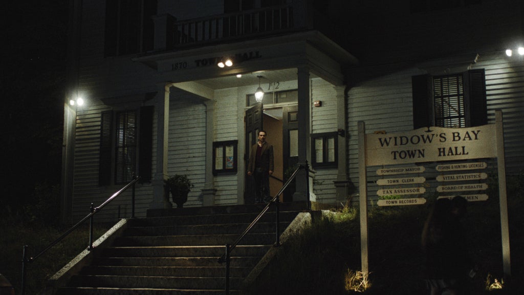 How ‘Widow’s Bay’ Walked a Comedy-Horror Tightrope to Become the Year’s Creepy, Kooky Breakout Hit