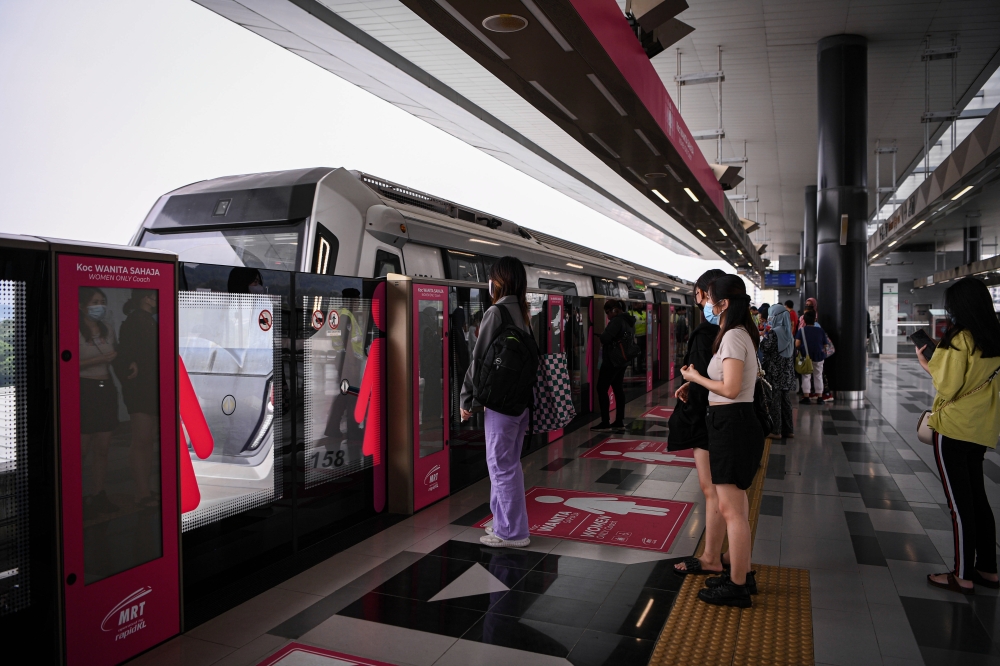 Rapid KL: Cable theft attempt halts power on Kajang Line for an hour, police report lodged