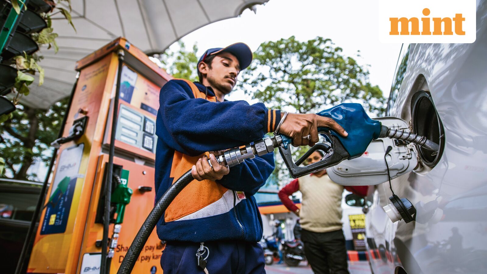 Centre cuts windfall tax on diesel exports, raises levy on petrol
