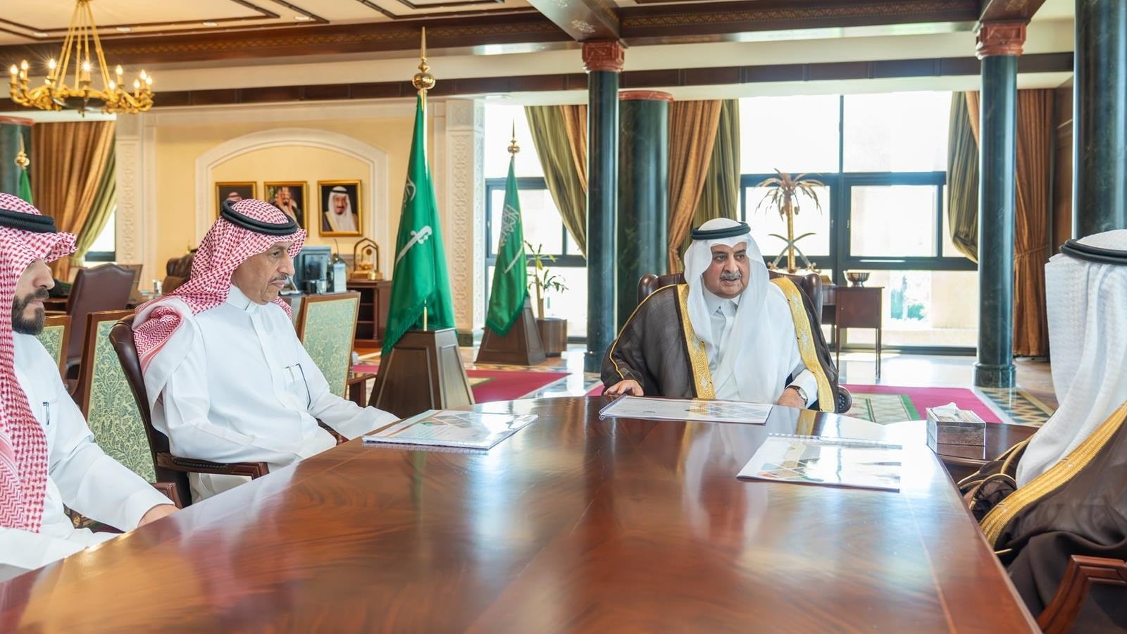 Tabuk governor reviews progress on municipal projects