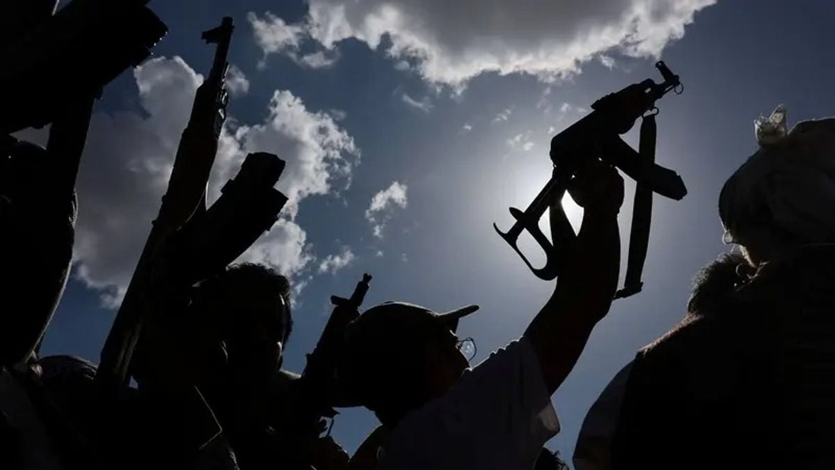 Houthi militia fires ballistic missiles near Bab al-Mandab, targets Mokha again