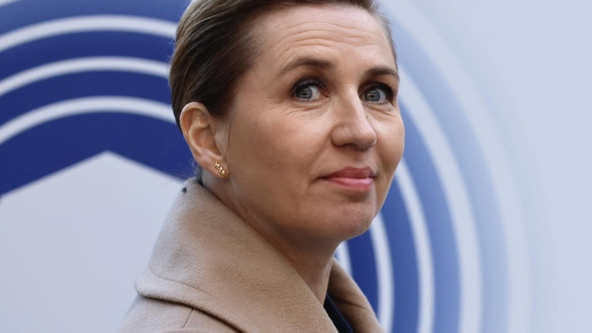 Zelenskyy meets with Danish PM Frederiksen on sidelines of CoE meeting