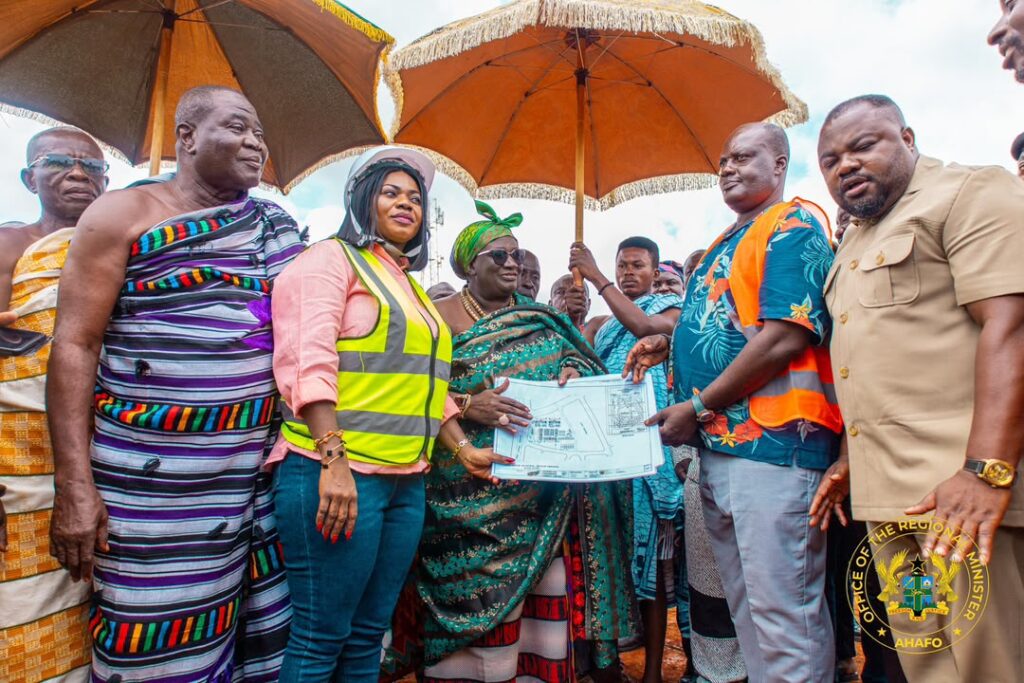 Ahafo Minister cuts sod for 24-hour market project in Tano North