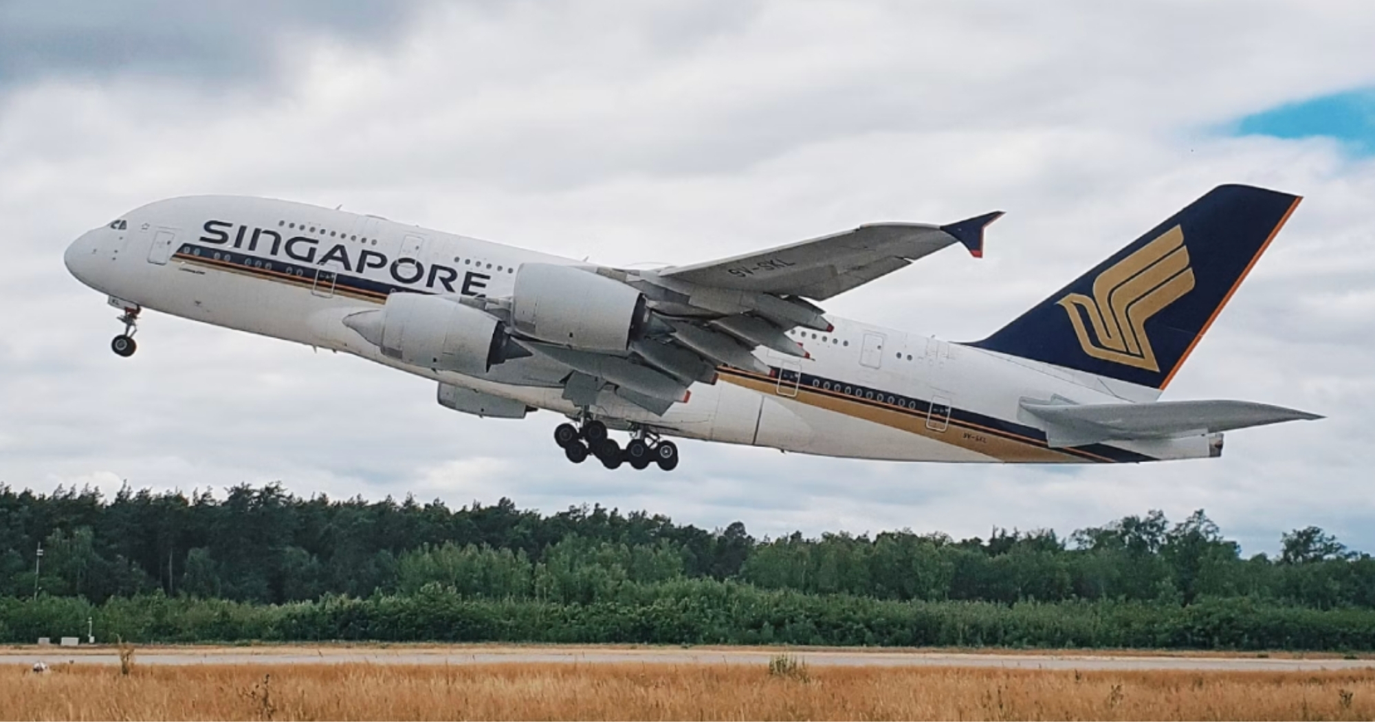 SIA flight bound for S'pore diverted after 'unruly' passenger injures himself