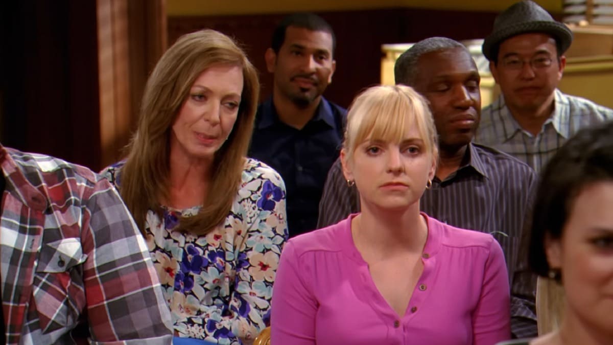 Anna Faris responds to Chuck Lorre saying he never should have hired her for Mom: "Yikes"