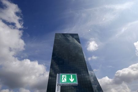 European stocks on course for best week since Aug on easing yields