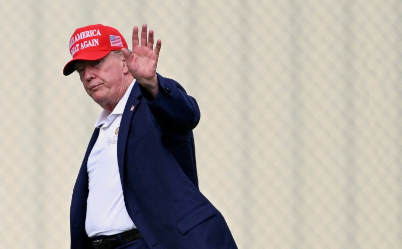 Trump threatens to bomb Oman if it gets in way of Iran deal