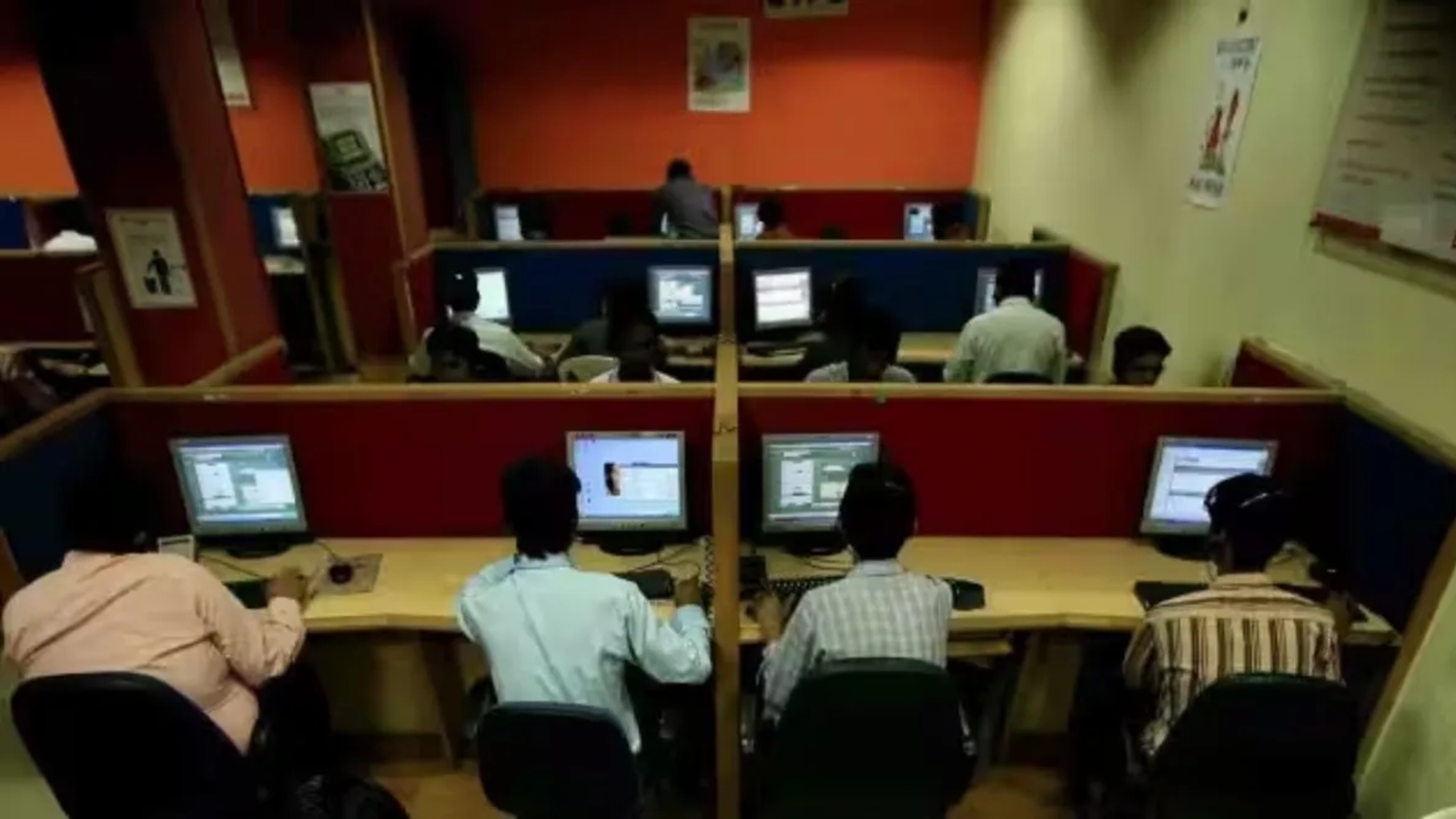 Fake Pune call center cheating foreigners through cyber frauds busted; 20 held