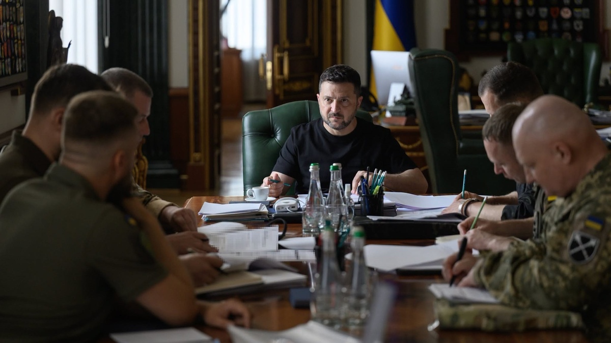 Zelenskyy announces personnel decisions to strengthen the defense of cities, frontline logistics