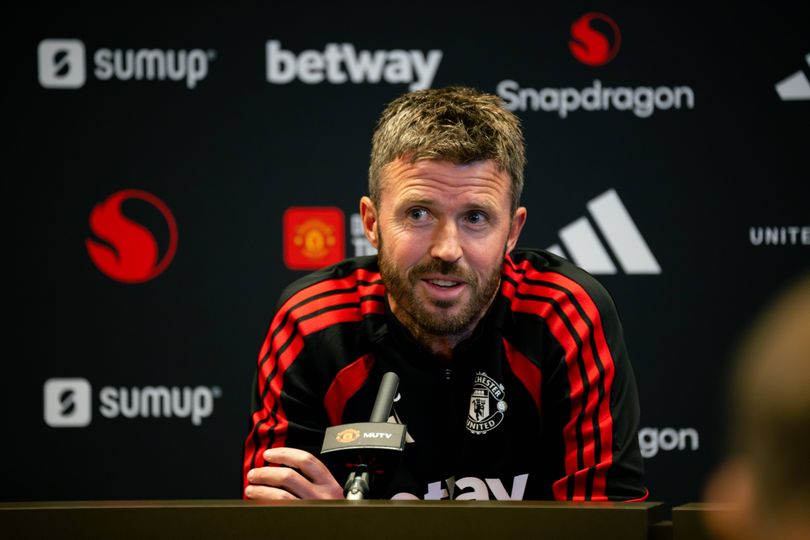 Michael Carrick addresses Lisandro Martínez outburst as pressure mounts on Manchester United boss