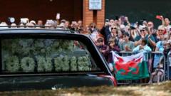 Emotional farewell to 'global, iconic superstar' Bonnie Tyler