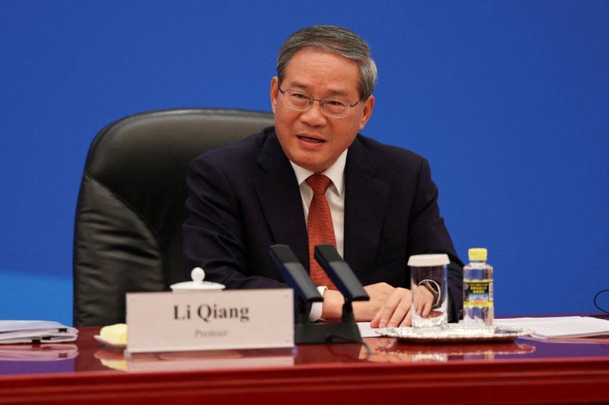 China's premier calls for stabilising external demand as growth sputters