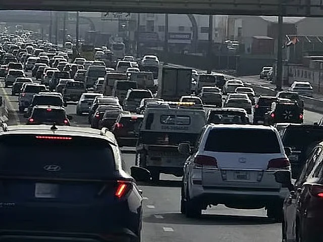 UAE traffic alert: Heavy congestion hits Deira, Dubai Airport and Sharjah routes
