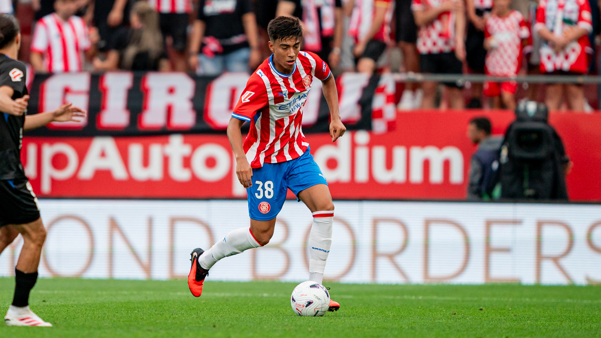 Holmes Junior, fourth youngest debutant in the history of Girona FC