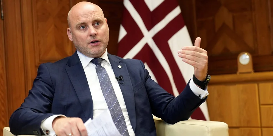 Latvia’s prime minister urges total EU visa ban for Russian citizens amid war