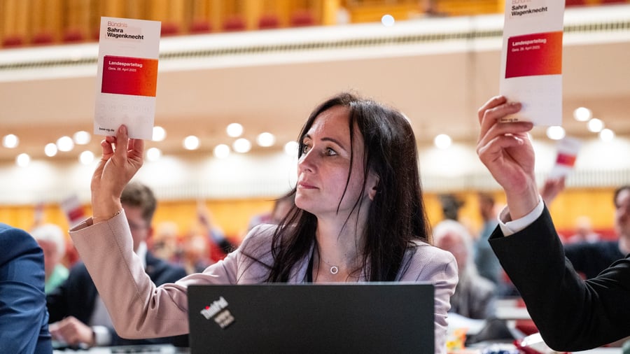 Thüringen: Zwei BSW-Abgeordnete gegen Voigt: Brombeer-Koalition in Erfurt bröckelt