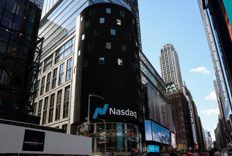 Wall St mixed as Middle East tensions eclipse tech strength
