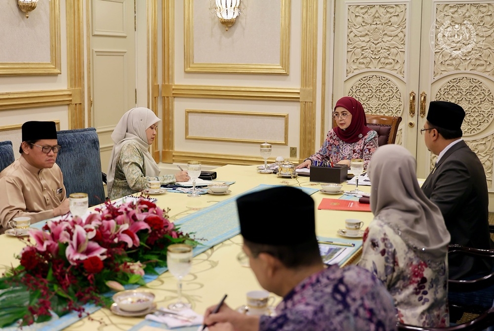 Queen expresses concern over haze impact on children’s health, education and mental well-being, says Fadhlina