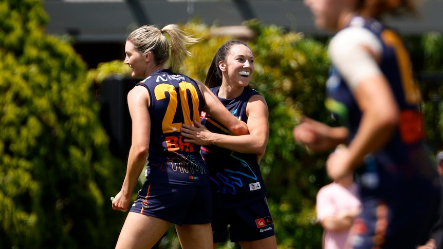 Crows snap Suns' winning run to climb into AFLW finals spots