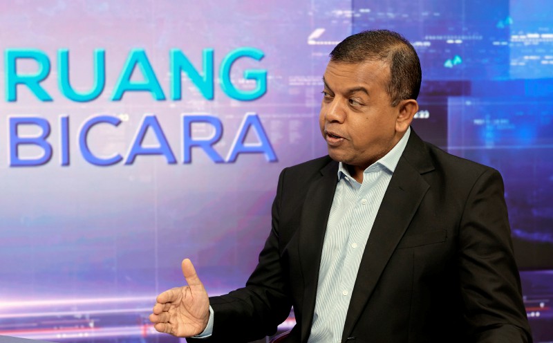 Strong political will from top leadership key to fighting corruption, says Ayob Khan